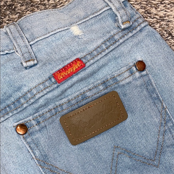 Women’s Wrangler Denim Jeans NWOT - Picture 2 of 7